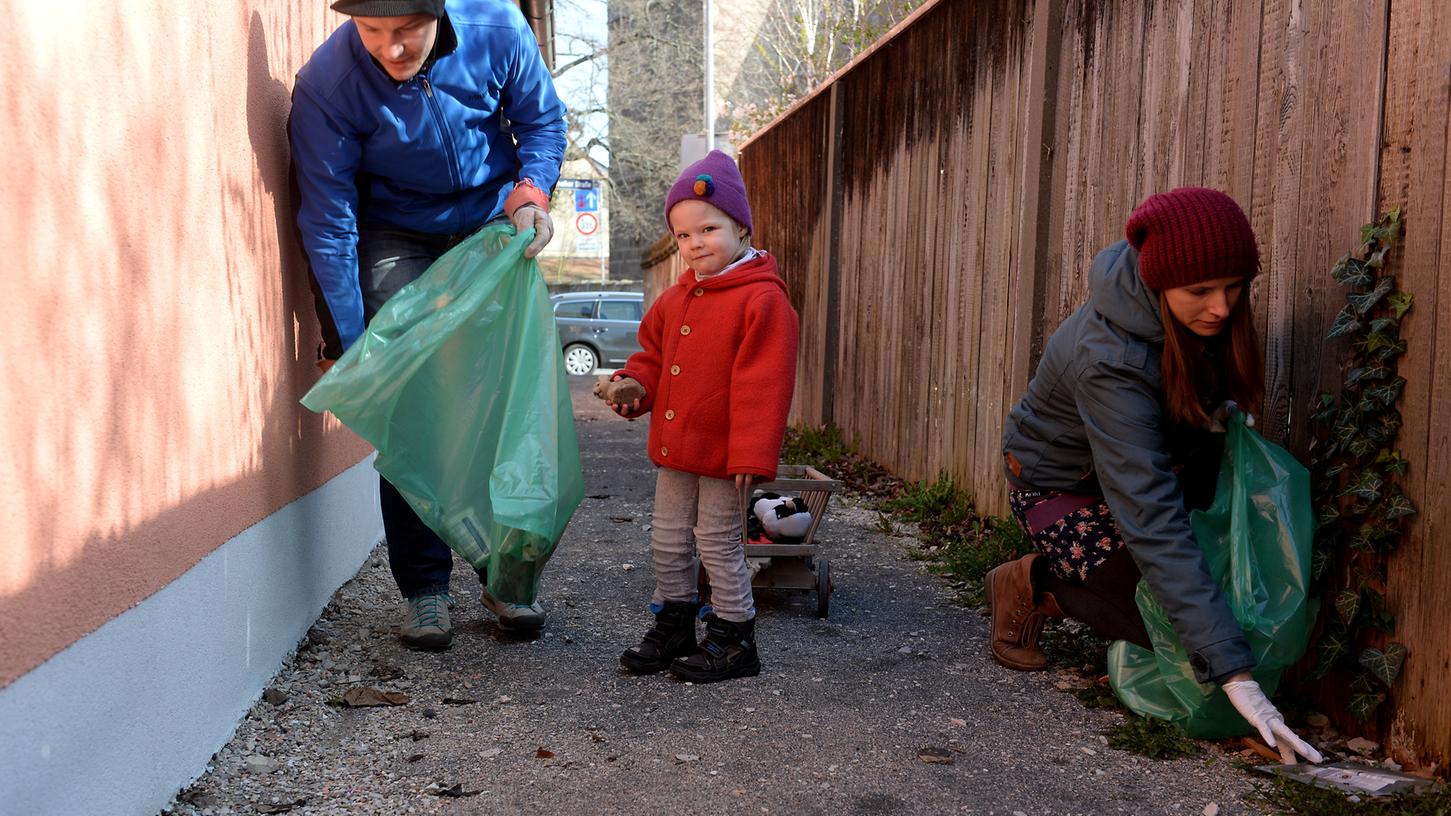 Kampf dem Müll: Helfer sammeln Abfall in Fürth