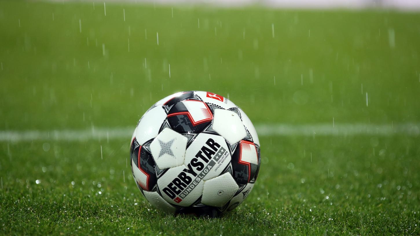 Dauerregen: Fußballspiel Jahn gegen Eltersdorf abgesagt