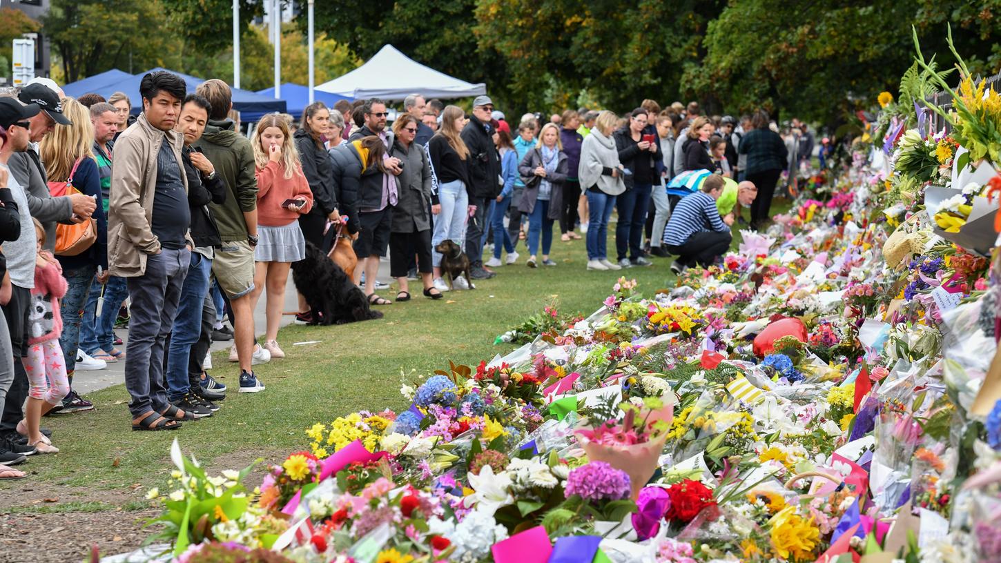 Neuseeland steht auch zwei Tage nach dem schweren Attentat, bei dem 50 Menschen ihr Leben lassen musste, weiter unter Schock.
