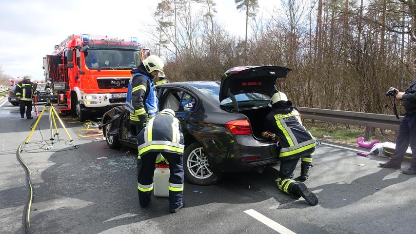 Fünf Autos kollidieren nahe Zirndorf: Fünf Personen verletzt