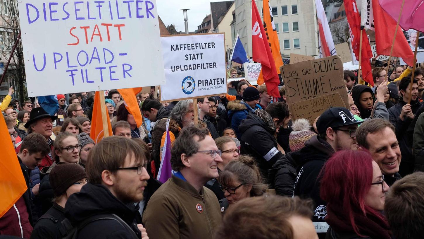 Dieselfilter statt Upload-Filter: Kreativ demonstrierten am vergangenen Wochenende in Nürnberg über 1000 Menschen. Fürth zieht an diesem Samstag nach.