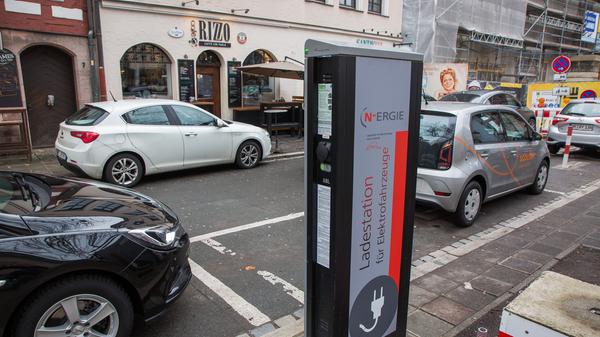 Und schließlich soll auch die Elektromobilität vorangebracht werden, indem die Ladeinfrastruktur verbessert wird. "2019 gibt es einen Sprung in der Versorgung mit Ladestationen", kündigt Ulrich an.