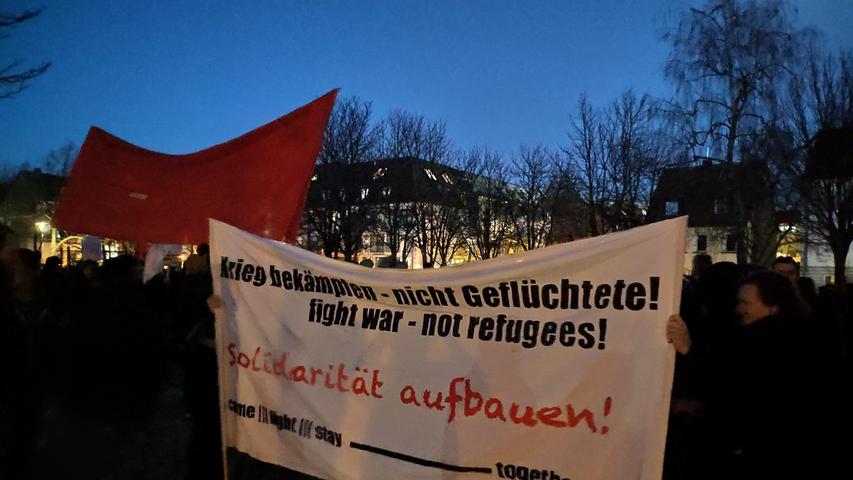 Großaufgebot der Polizei: Demo nach Abschiebeversuch in Nürnberg