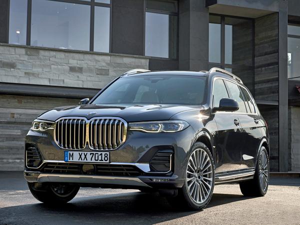 BMW X7: Big Brother