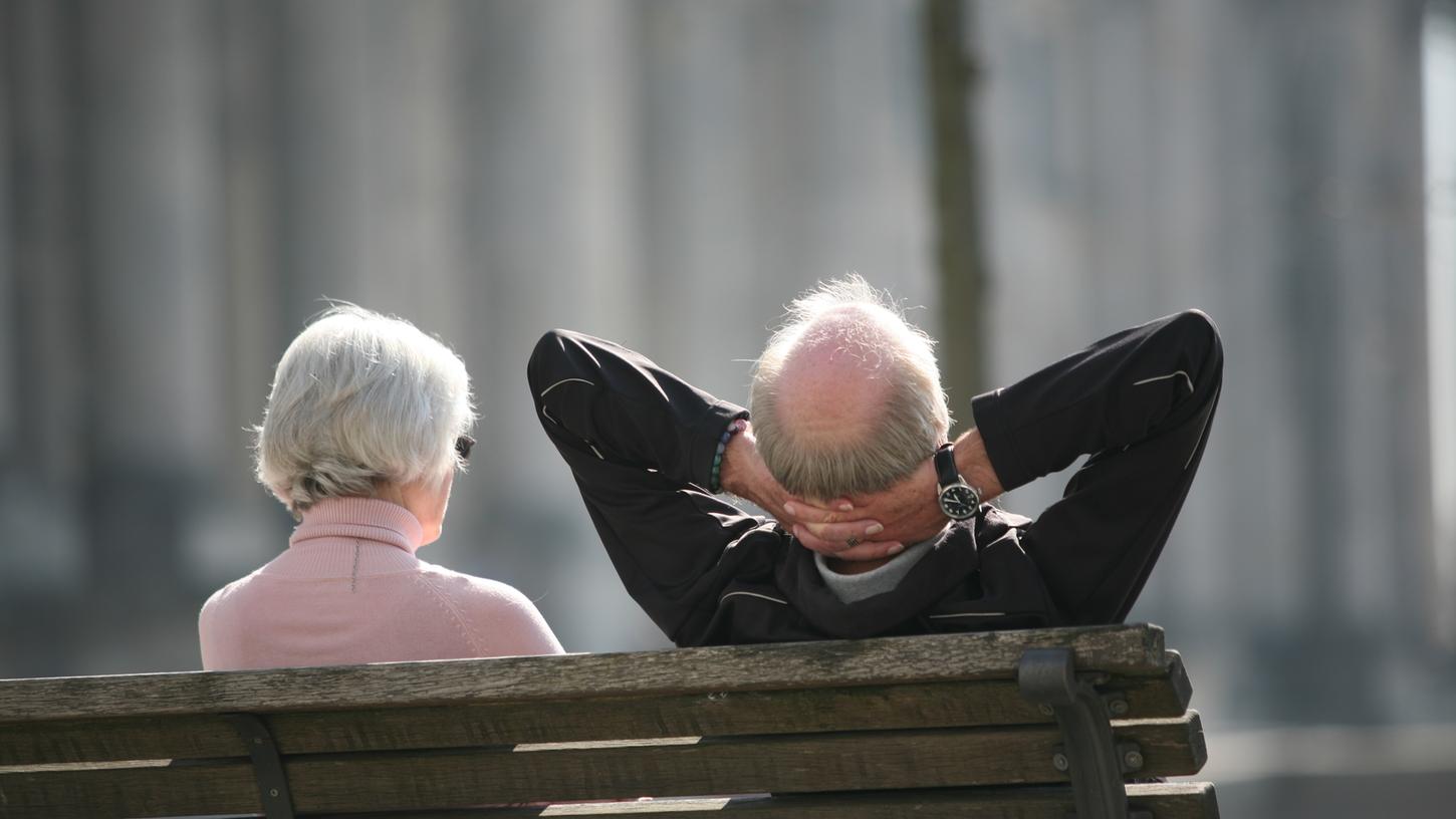 Die Rentenbezüge in Deutschland steigen um mehr als drei Prozent an.