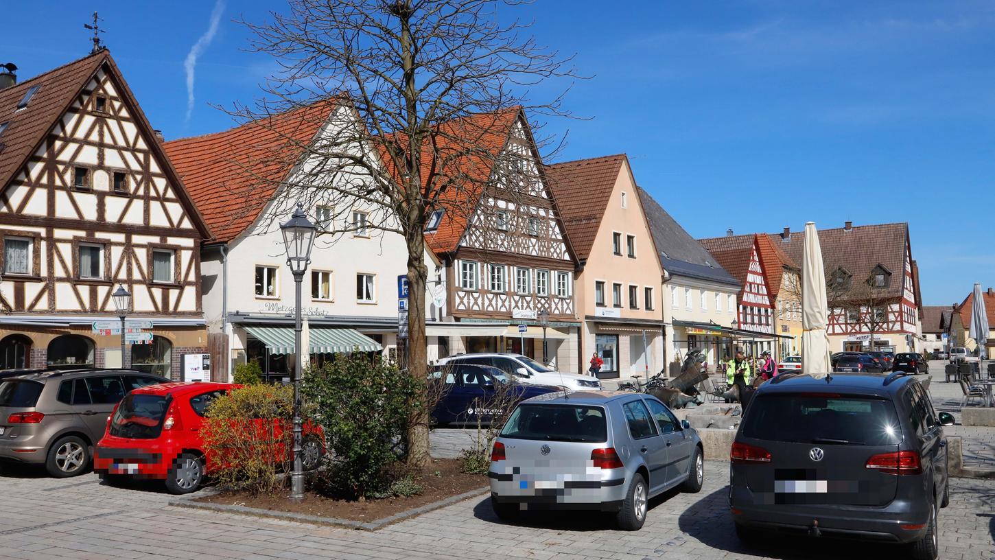 Der Marktplatz in Ebermannstadt ist ein beliebter Treffpunkt für Jugendliche.