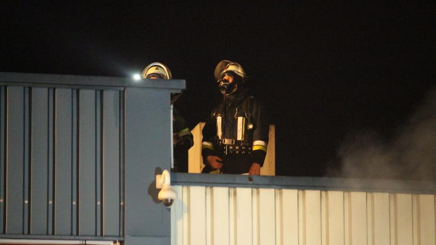 Brand in Fabrikhalle: Feuerwehr-Großeinsatz in Kulmbach