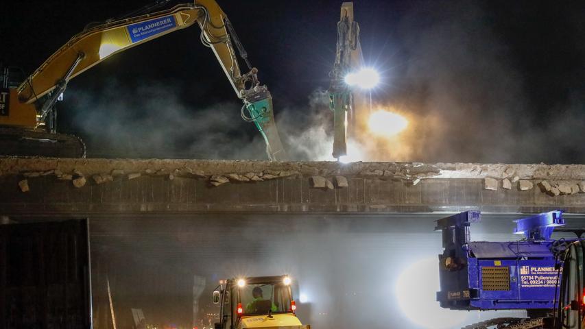 Brandneue Technik, alter Schutt: Brücke an A3 wird abgerissen