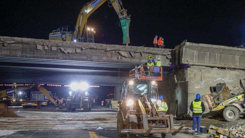 Brandneue Technik, alter Schutt: Brücke an A3 wird abgerissen
