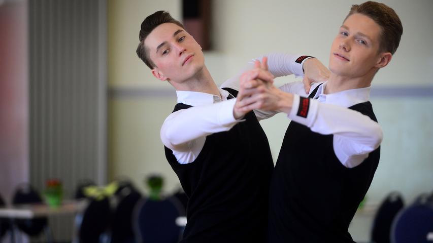 Zum vierten Mal richtete die Fürther Tanzsportgemeinschaft das Kleeblatt-Turnier in den Standard- und Lateintänzen der Frauen- und Männerpaare aus. Timo Johl und Dominik Depner.