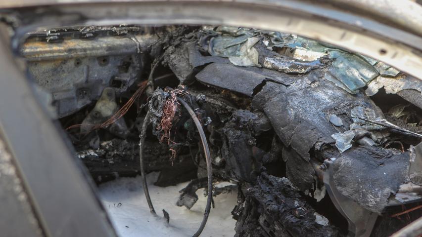 Auto brennt aus: Neunjähriger Nürnberger rettet kleine Schwester