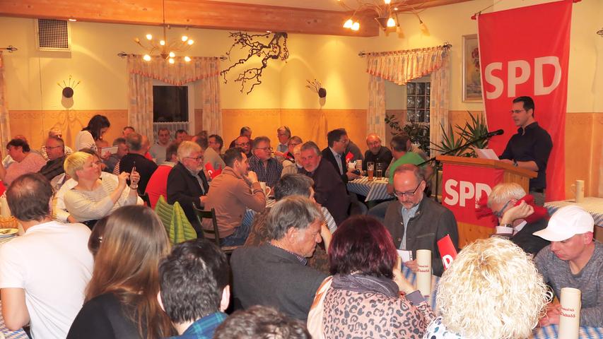 Juso-Chefin trifft Frankonia beim Starkbierfest der SPD in Auernheim
