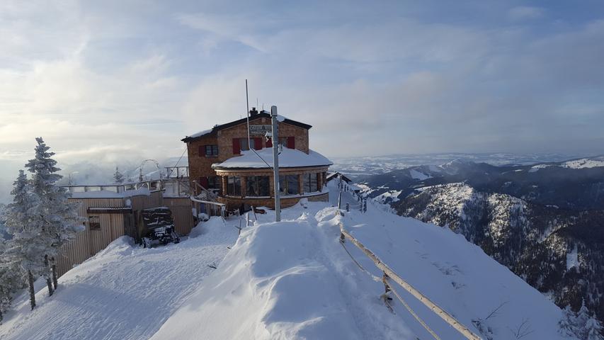 Auf über 1800 Meter Höhe thront die Ostlerhütte am Gipfel des Breitenbergs