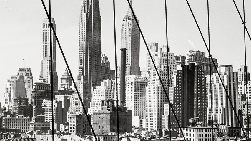 Gunter Sachs, der selbst leidenschaftlicher Fotograf war, erwarb viele Aufnahmen von berühmten Fotografen, darunter Andreas Feiningers Aufnahme der Brooklyn Bridge aus dem Jahr 1940.