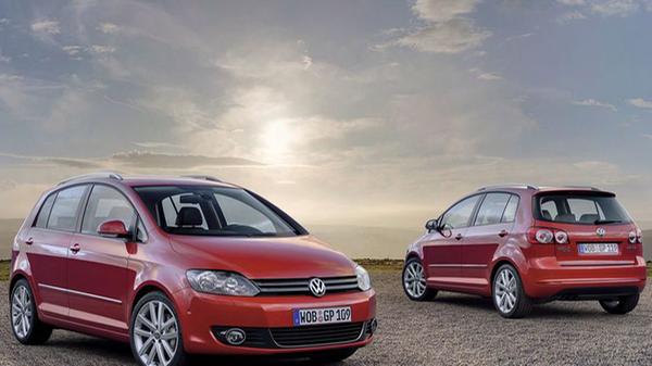 Zum Überraschungserfolg wurde 2006 der Golf Plus, ein minivanartiges Derivat des Golf V. Kunden schätzten die großzügige Kopffreiheit und das variable Platzangebot. Der aktuelle Nachfolger des Golf Plus heißt "Sportsvan".