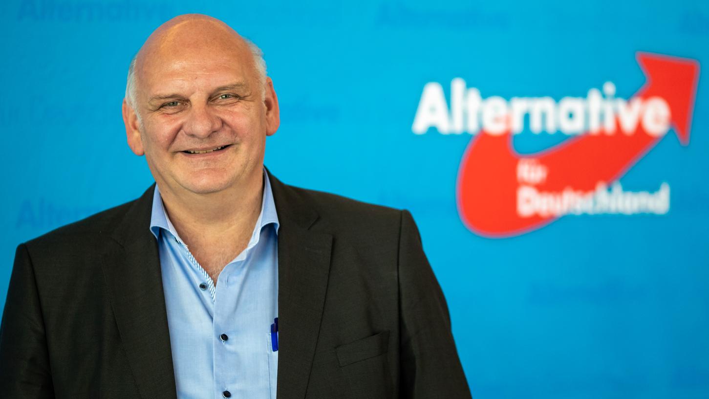 Der Richtungsstreit in der AfD-Fraktion im Bayerischen Landtag eskaliert. Jetzt soll Landtagsabgeordneter Franz Bergmüller gehen.