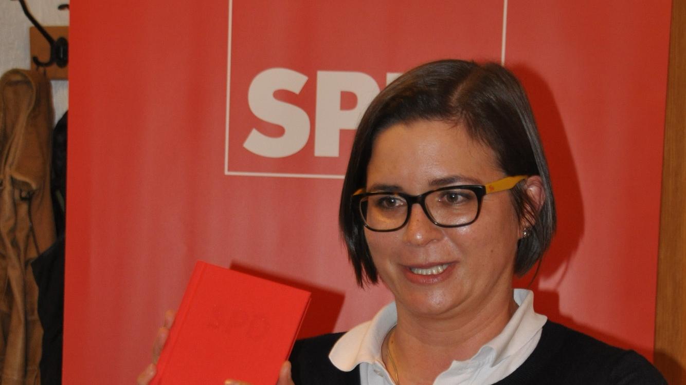 Mechthild Weishaar-Glab akzeptiert die Wahl ihres Parteifreundes Schulz zum 2. Bürgermeister nicht.