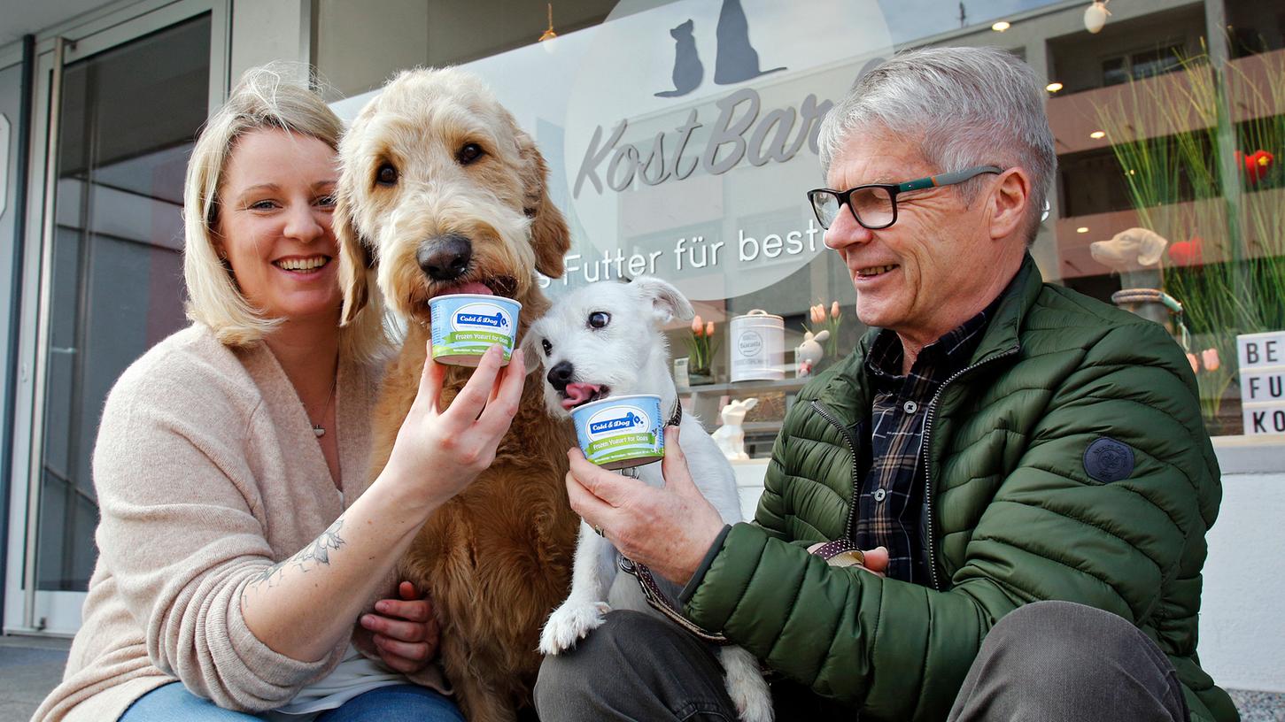 Im Nürnberger Feinschmeckerladen für Hunde "Kostbarf" können es sich Hunde schon seit letztem Jahr ordentlich schmecken lassen.