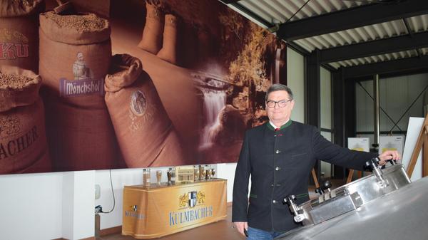 Der Kulmbacher Braumeister Hermann Nothhaft im Brauereigebäude.