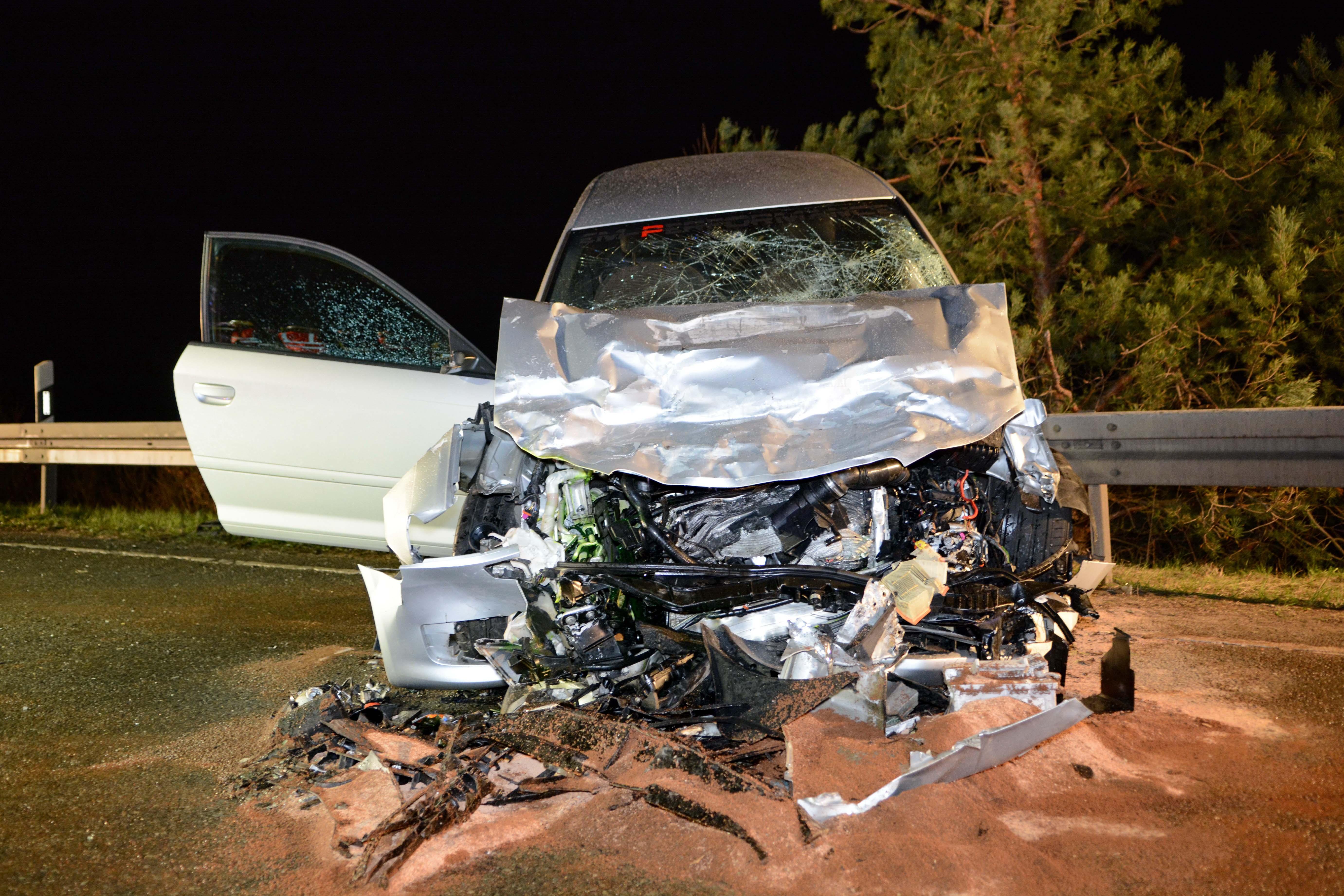 Nach Unfall Auf B14 Bei Lauf 21 Jahriger Gestorben Lauf Nordbayern