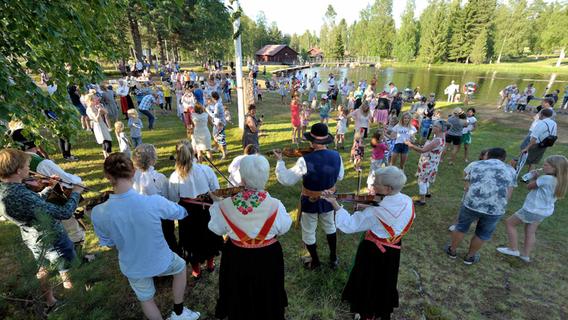 Dalarna: Mittsommerfest im "Mini-Schweden"