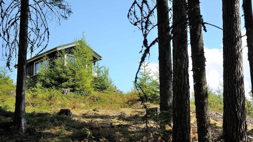 ...versteckte, gemütliche Häuschen im Wald, die gerne am Wochenende genutzt werden...