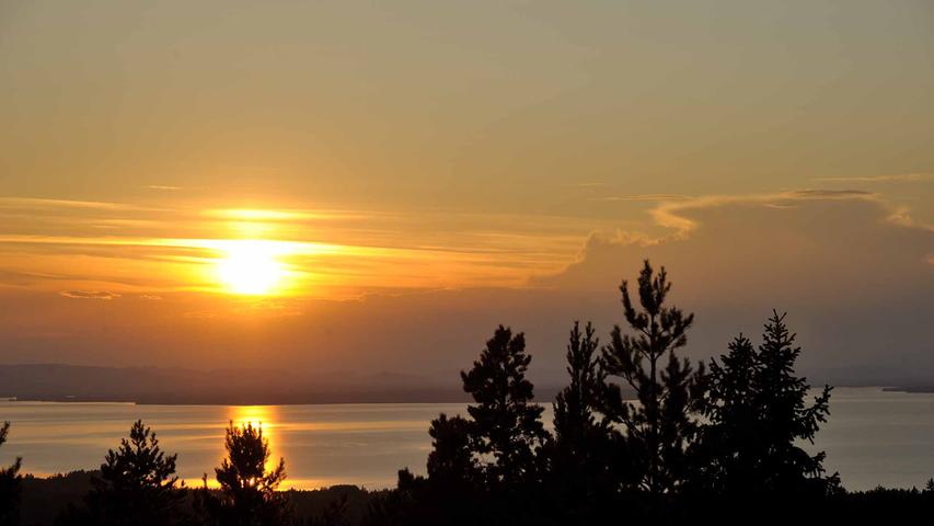...der Sonnenuntergang gegen halb elf Uhr abends am Siljan-See ist einfach wunderbar.