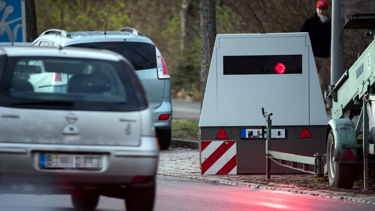 Anfang April hat die Polizei in Bayern wieder einmal den sogenannten Blitzermarathon durchgeführt. Anfang April hat die Polizei in Bayern wieder einmal den sogenannten Blitzermarathon durchgeführt.