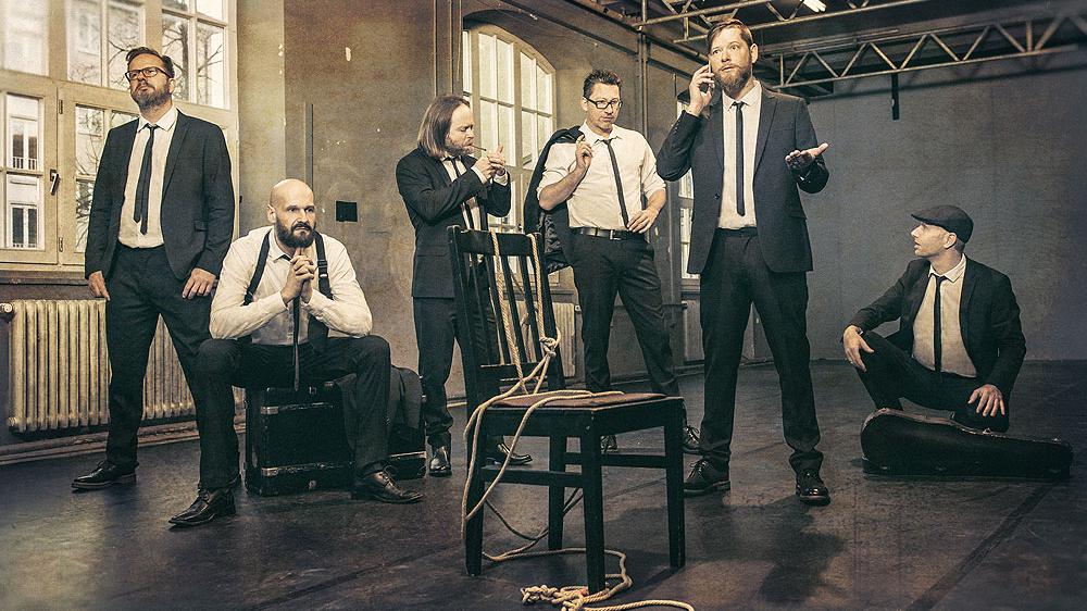 Am 20. Juli 2021, 19.30 Uhr, geht die Band Fiddler's Green im Erlanger Westbad auf die Open-Air-Bühne.
Am 20. Juli 2021, 19.30 Uhr, geht die Band Fiddler's Green im Erlanger Westbad auf die Open-Air-Bühne.