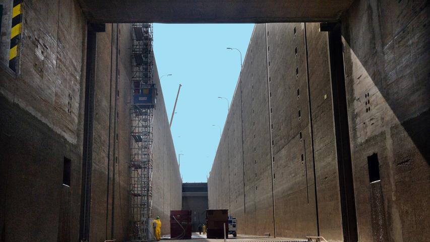 Rund 20 Meter sind die Mauern der 200 Meter langen und 12,50 Meter breiten Schleusenkammer hoch.