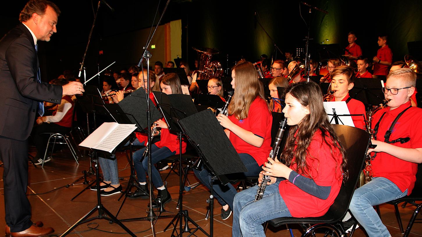 Das Juniorenorchester des Musikvereins Kirchehrenbach in der Ebermannstadter Stadthalle.