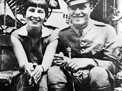 Glückliche Zeit in Bamberg: Das Foto zeigt Stauffenberg 1931 mit der fränkischen Freiin von Lerchenfeld, die er zwei Jahre später heiratete. Glückliche Zeit in Bamberg: Das Foto zeigt Stauffenberg 1931 mit der fränkischen Freiin von Lerchenfeld, die er zwei Jahre später heiratete.