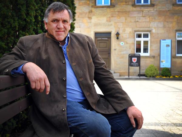 Langensendelbachs Bürgermeister Oswald Siebenbaar (hauptamtlich). Langensendelbachs Bürgermeister Oswald Siebenbaar (hauptamtlich).
