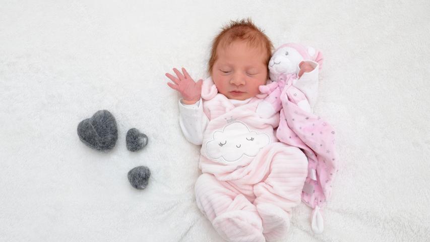 Hallo kleine Emilia Sophie! Sie kam am 8. April in der Klinik Hallerwiese zur Welt. Dabei wog sie 3320 Gramm und war stolze 51 Zentimeter groß.