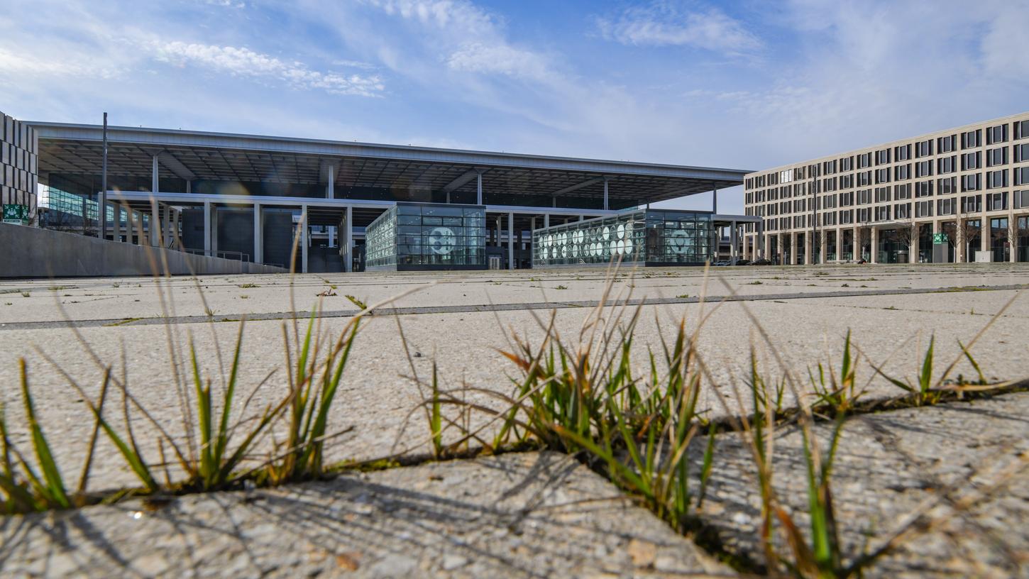 Die Eröffnung des Hauptstadtflughafens BER ist nach einem Bericht des Tagesspiegels unsicher.