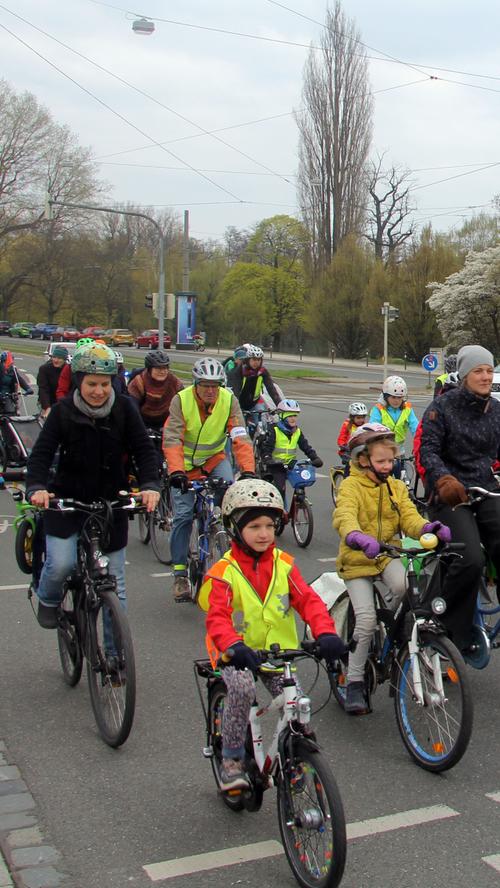 Motiv: Die Fahrrad-Demonstration Kidical Mass, die Kinder-Aktion von Critical Mass, startet an der Norikusbucht in Nürnberg. die Veranstaltung wurde vom ADFC organisiert. ..Datum: 12.04.19..Fotograf: Kilian Trabert