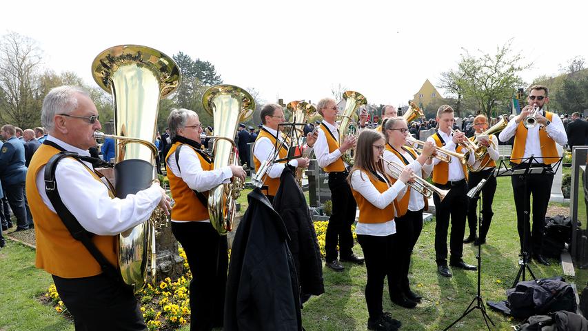 Der Trauerzug wurde musikalisch begleitet von Bläsern des Musikvereins Forchheim-Buckenhofen.
