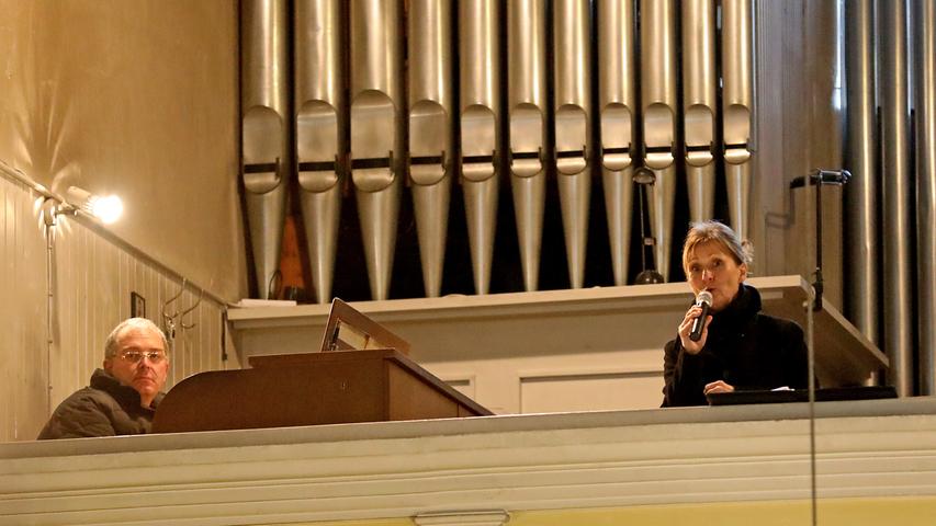 Sabine Krause sang das berühmte Stück "Hallelujah" von Leonard Cohen im Rahmen des Requiems und rührte die Trauergemeinde mit ihrer gefühlvollen Interpretation zu Tränen.