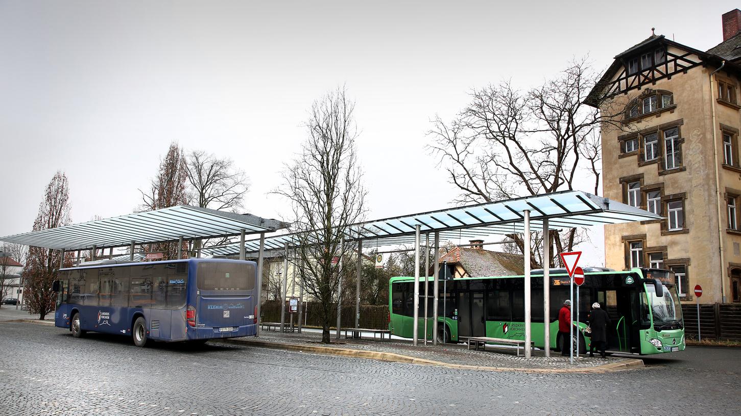 Mehr Menschen sollen in Forchheim mit dem Bus fahren. Bürgermeisterin Annette Prechtel (FGL) will hierfür die Linien ausbauen und den Takt verdichten. 