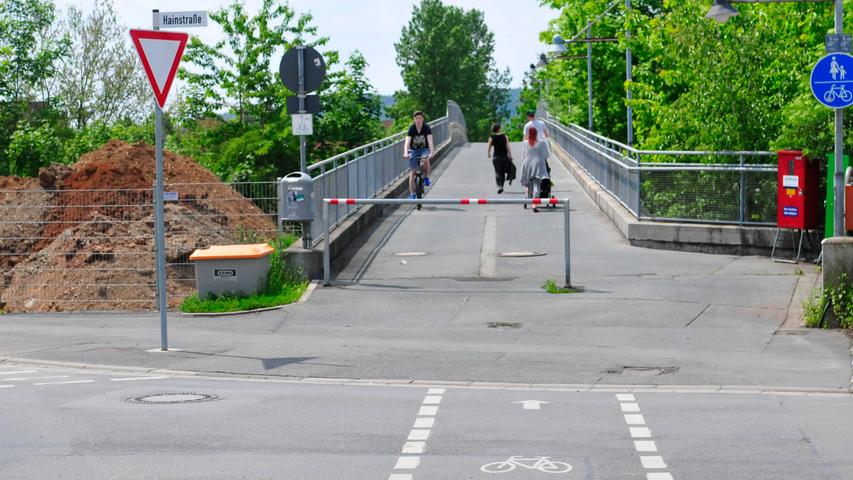 Der Fuß- und Radweg zwischen Hainstraße und Hainfeldstraße über die Bahnlinie steht mit 631.983 Euro in der Eröffnungsbilanz der Stadt Forchheim.