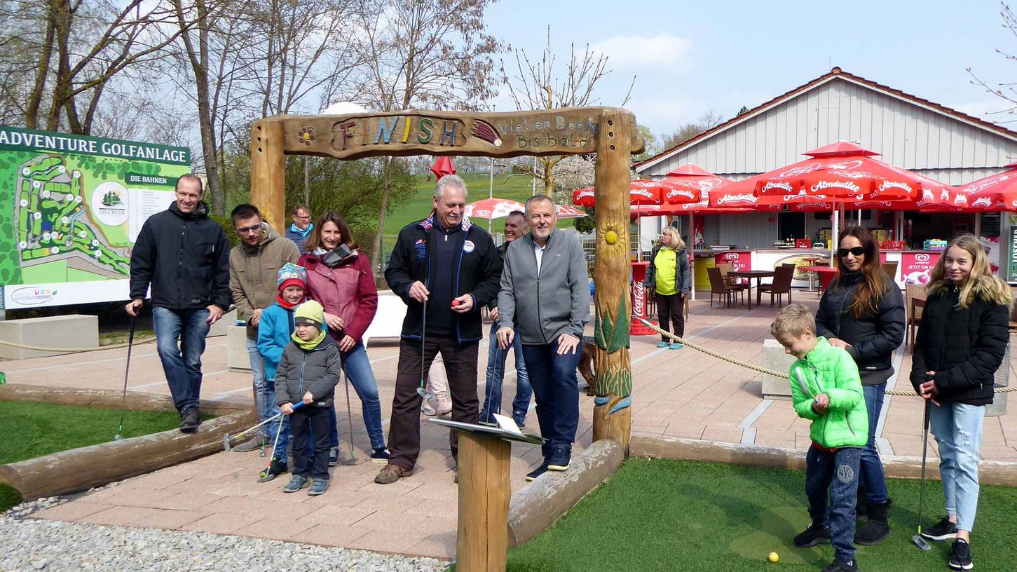 Die Jugend hatte beim Auftakt der "Familien-Golf-Saison" in Neustadt den Vortritt.