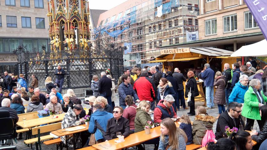Bunte Buden: Nürnberger Ostermarkt strahlt zum Ferienbeginn 