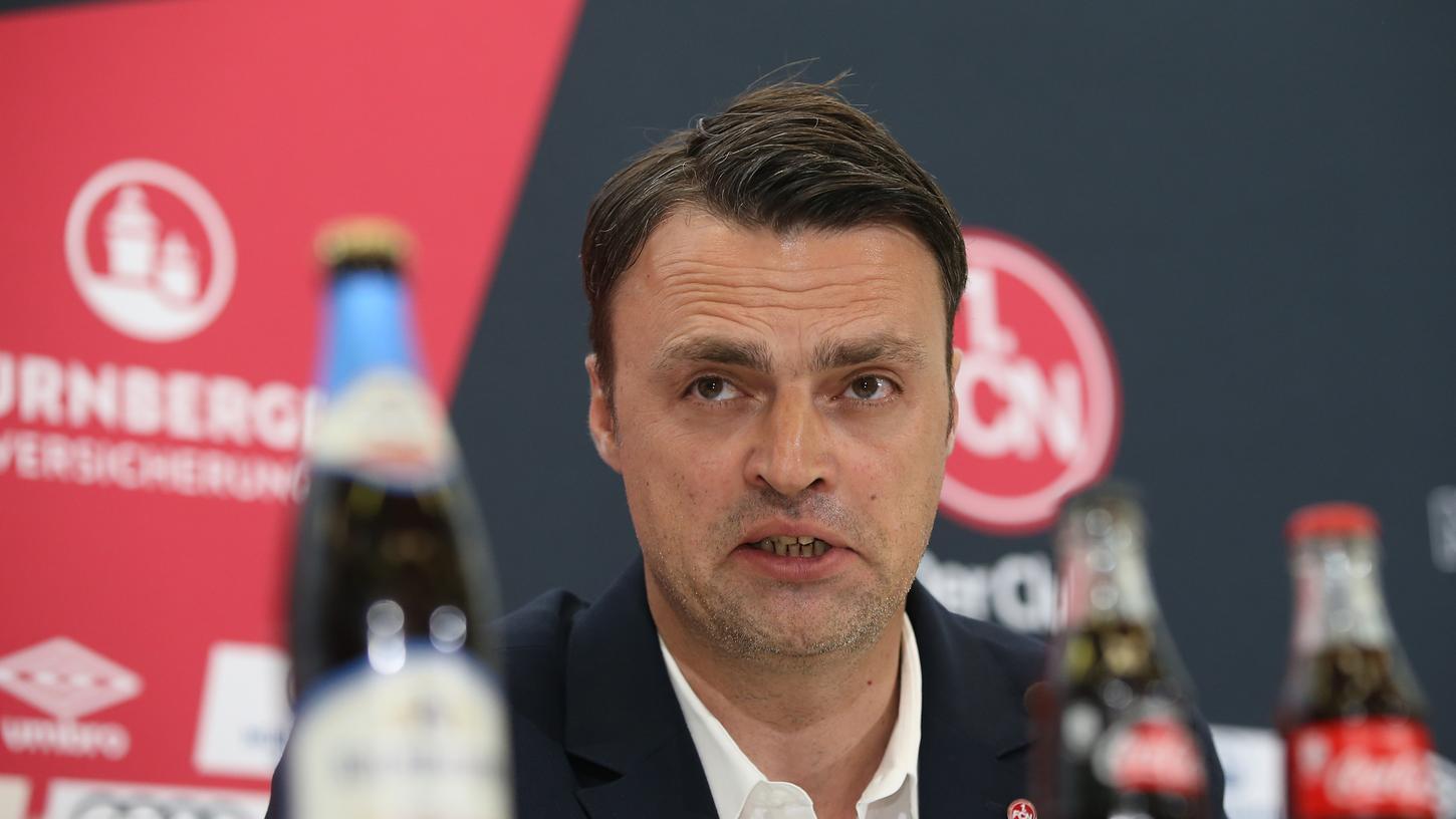 Palikuca über Pereira und eine weitere Saison beim Club: "Ich glaube, dass er will, die Signale sind sehr eindeutig. Erst wenn wir das final geklärt haben, gehen wir in die Gespräche mit Sporting Lissabon." Palikuca über Pereira und eine weitere Saison beim Club: "Ich glaube, dass er will, die Signale sind sehr eindeutig. Erst wenn wir das final geklärt haben, gehen wir in die Gespräche mit Sporting Lissabon."