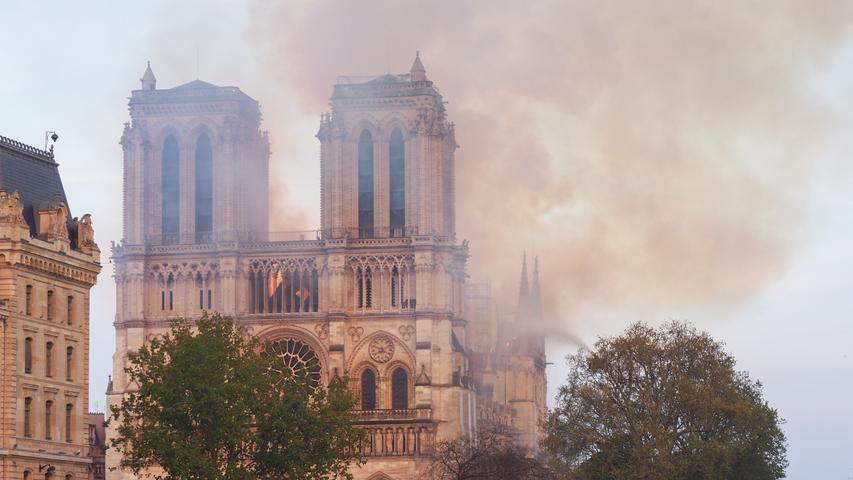Die Statik der Kathedrale ist durch den Brand...