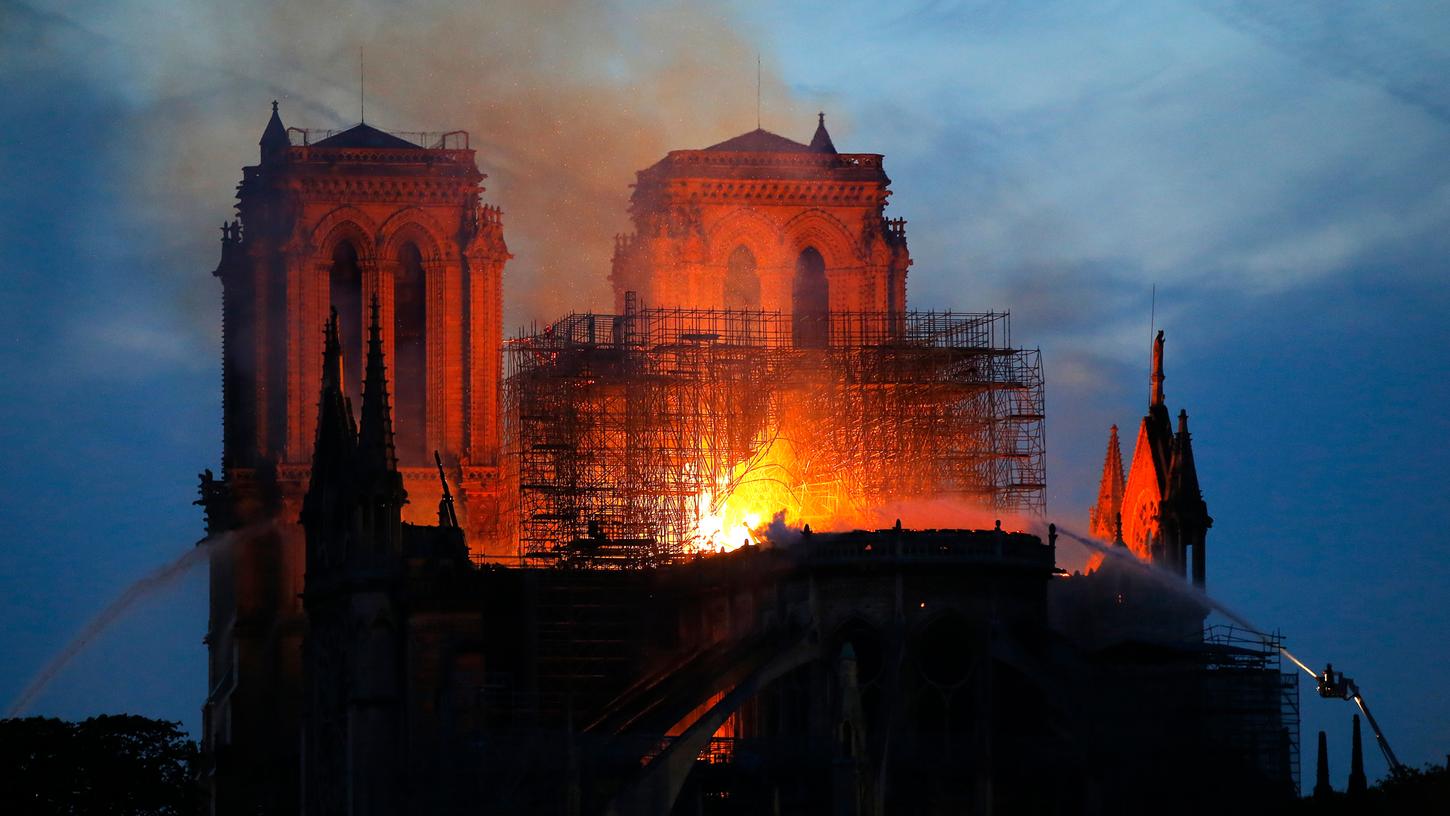 Der Schock sitzt tief: Notre-Dame, das Herz der Metropole Paris, in Flammen.