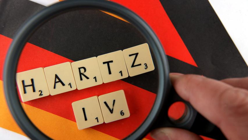 117.924 alleinstehende Hartz-IV-Empfänger könnten von dem gespendeten Geld ein Jahr lang den Regelsatz von 424 Euro erhalten - bei Haushalten mit mehr als einem volljährigen Hartz-IV-Empfänger, bei denen der Regelsatz dann 382 Euro pro Person  beträgt, sogar mehr.