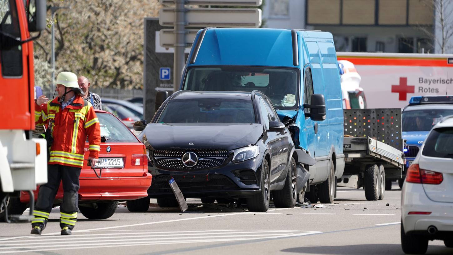Unfall in der Amberger Straße: Sprinter bremst zu spät