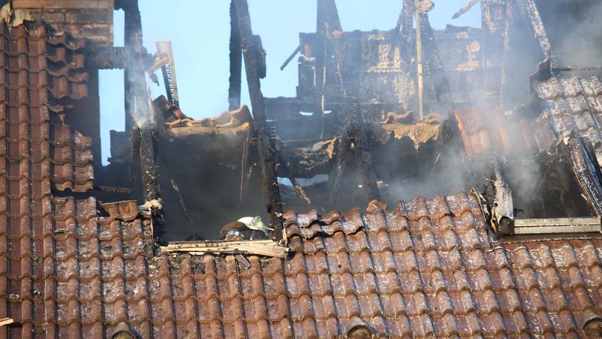 100.000 Euro Schaden: Dachstuhl in Bayreuth in Flammen