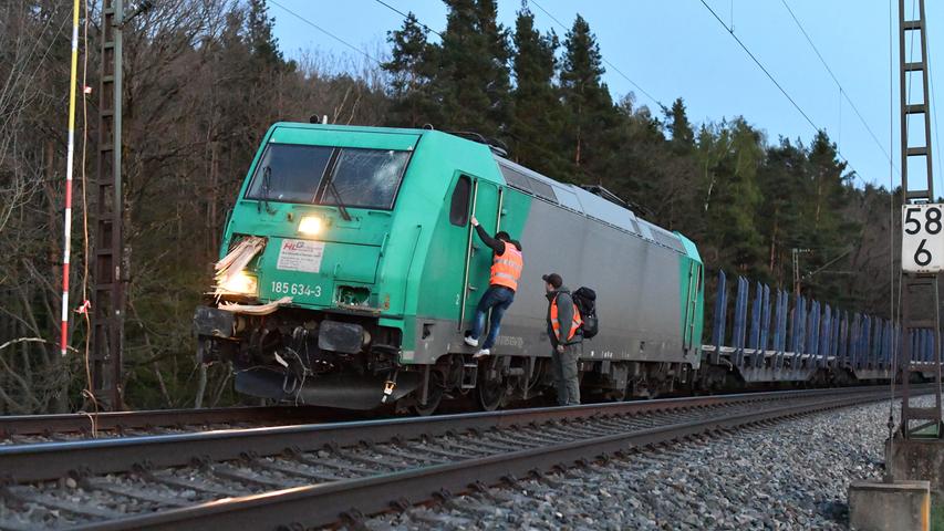 Güterzug kracht bei Sengenthal in Buche