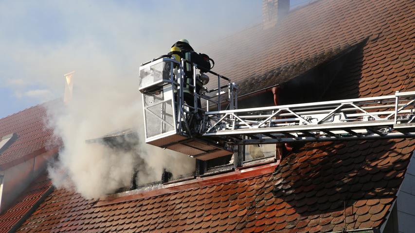 Schwabach: Doppelhaushälfte stand in Flammen